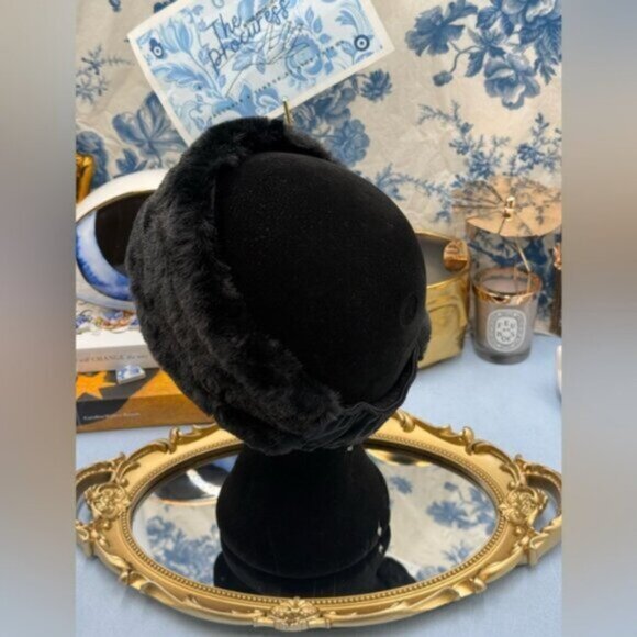 🆕 ALO YOGA 🧿 NWOT Faux Fur Ear Warmers - Black - Picture 6 of 13